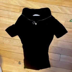 A small black short sleeve from Ardennes